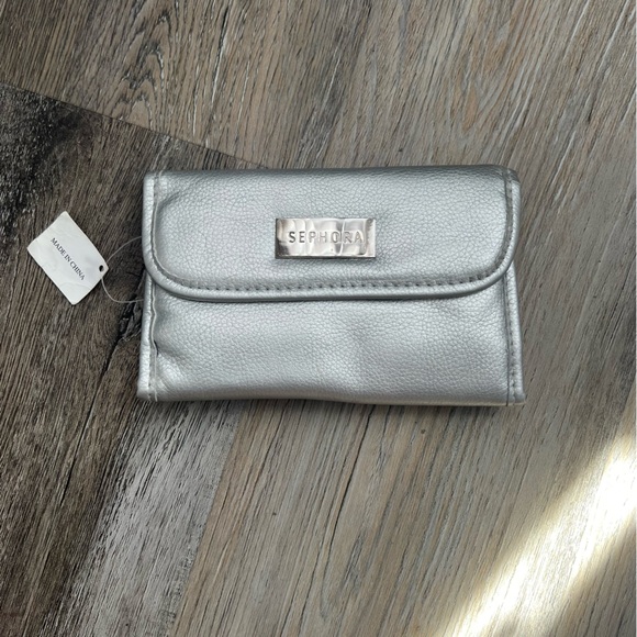 Sephora metallic silver brush case with tag - Picture 4 of 12